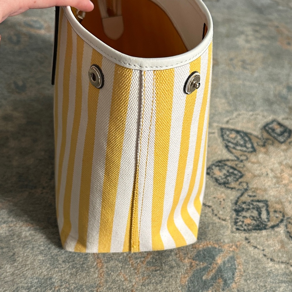 Kate Spade Street Tote ✨ Yellow & White Summer Stripes - Picture 3 of 9